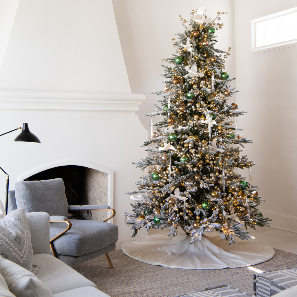 Flocked or Unflocked: Choosing the Perfect Christmas Tree