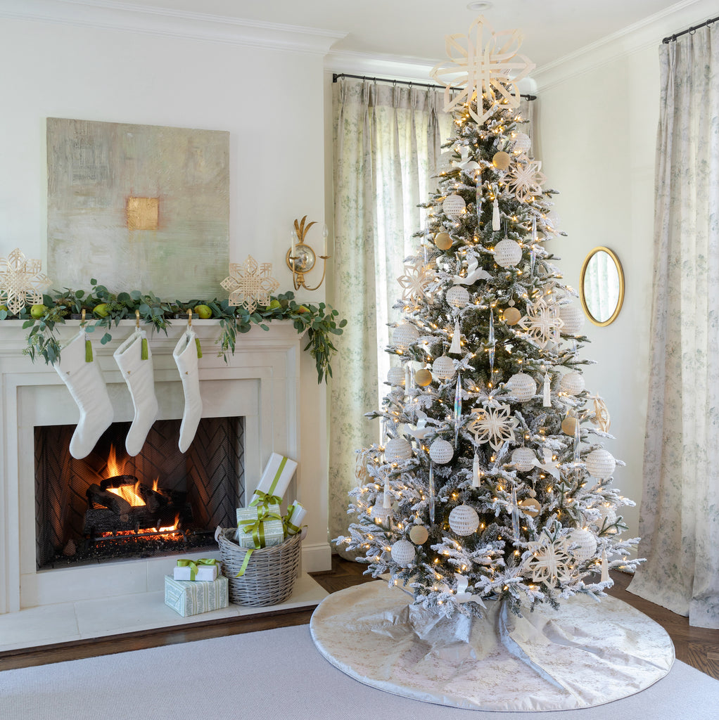 Holiday Tip: Decorate Your Christmas Tree In Layers