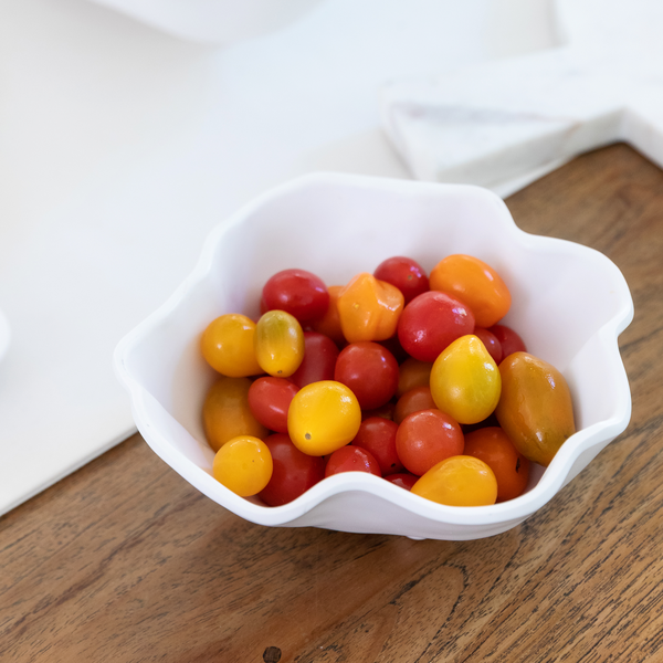 https://figanddove.com/cdn/shop/products/Small-Bowl-with-Heirloom-Tomatos.png?v=1684954670